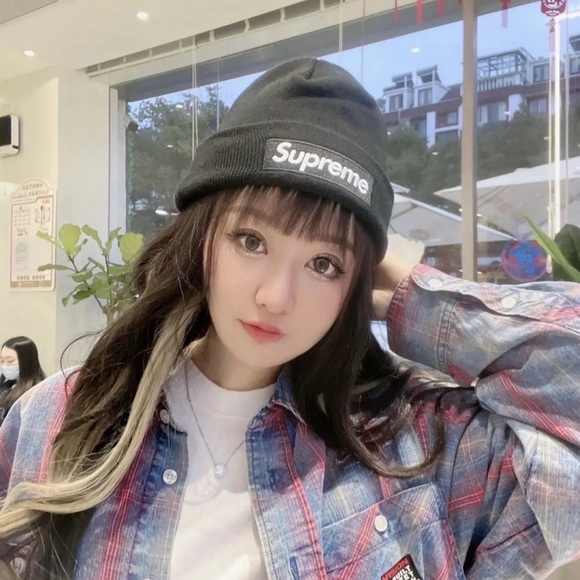 NET Black Supreme New Era Box Logo Beanie FW23 - Picture 2 of 5